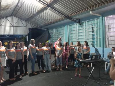 Noite de AutÃ³grafos reuniu centenas de pessoas em Rio Bonito do IguaÃ§u